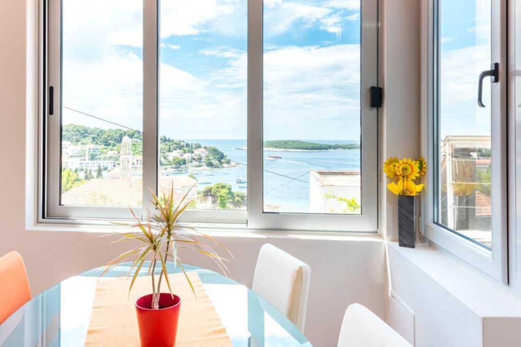 Apartment Jelka- Center Of Hvar Town Exterior foto